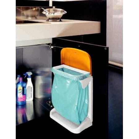 Cubo de basura interior apertura automática. Capacidad 20 litros. Color gris.